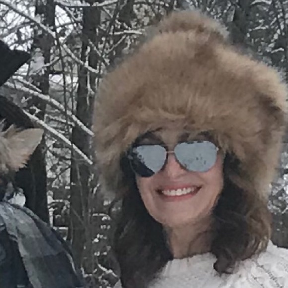 Meet your Posher, Patricia - Picture 2 of 2